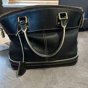 Louis Vuitton lock it